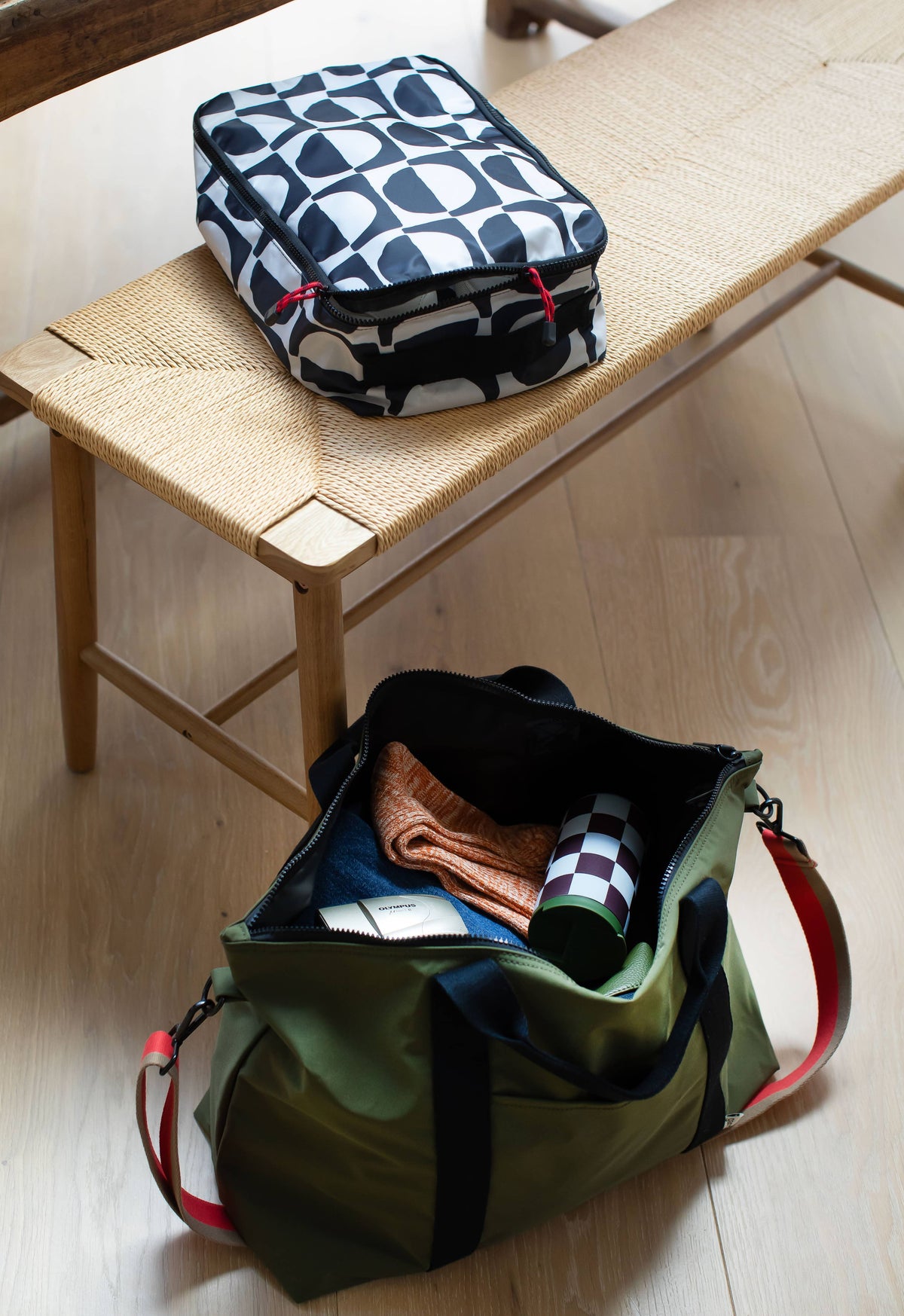 Mono Circle Geo Zip Bag Organiser