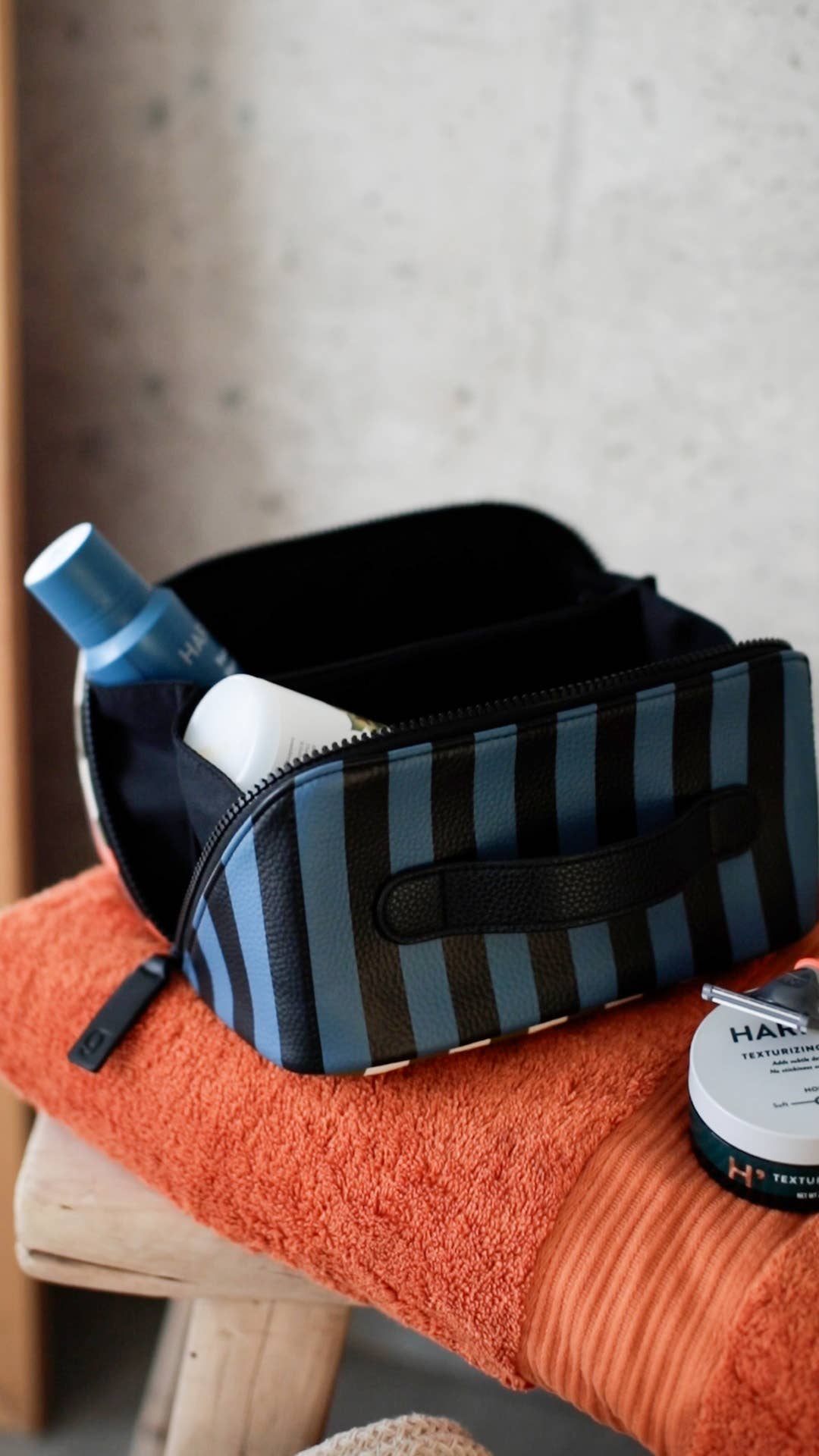 Stripe Diagonal Zip Large Washbag