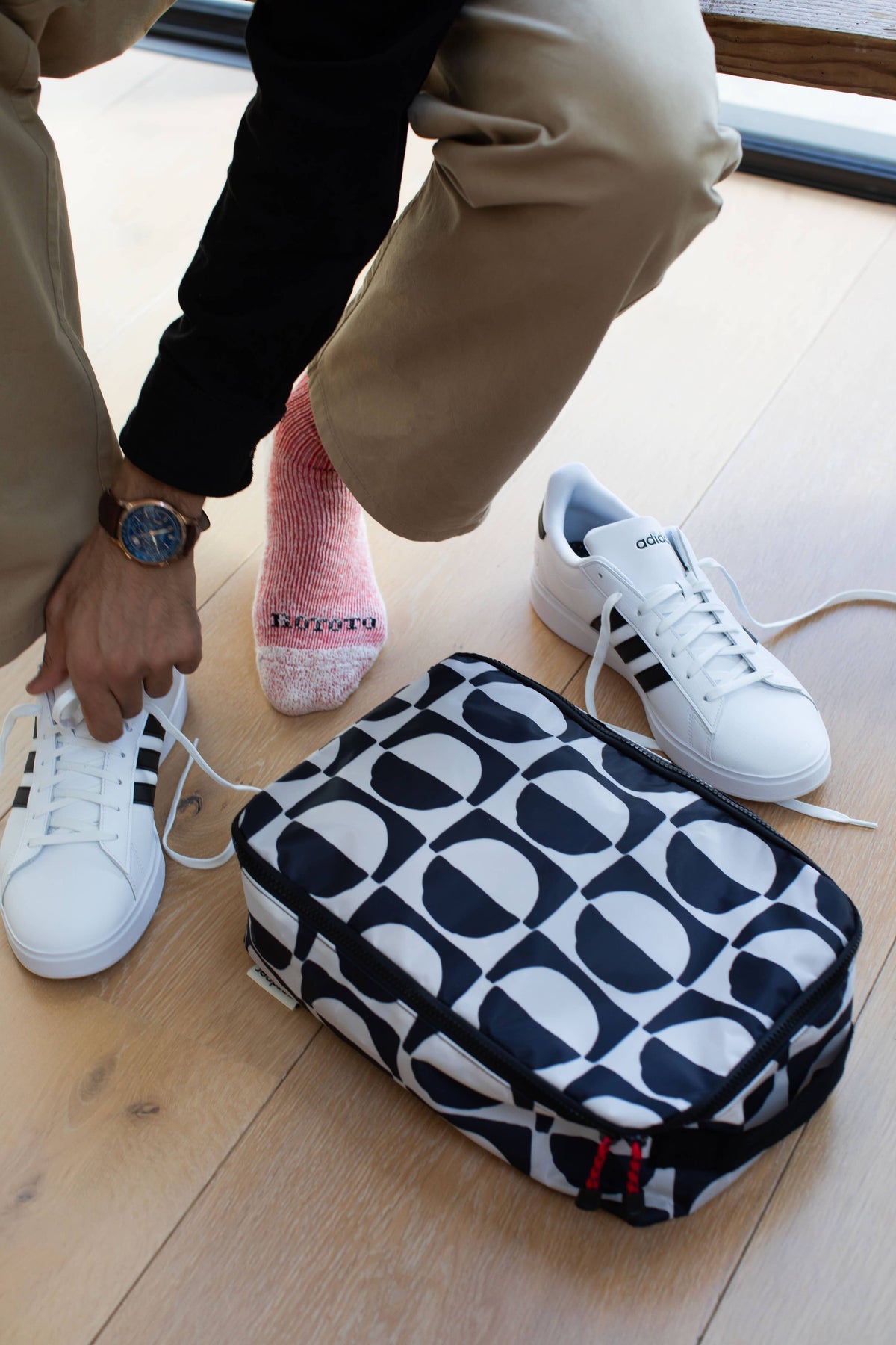 Mono Circle Geo Zip Bag Organiser