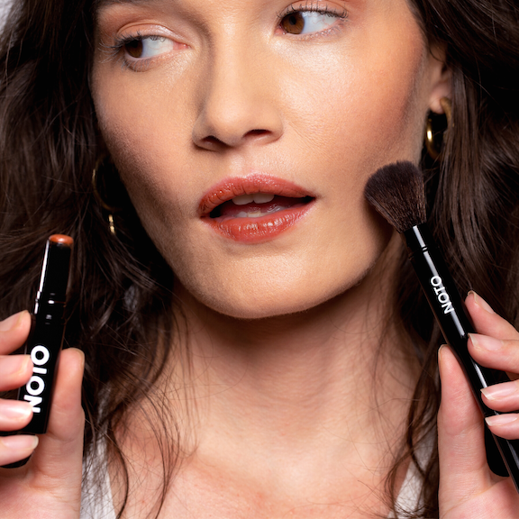 LIP + CHEEK DUO BRUSH