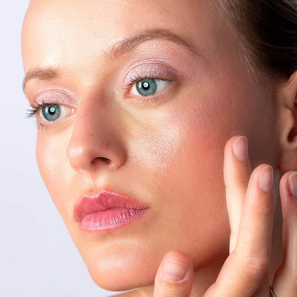 Cream Illuminating Eye Shadow + Highlighter