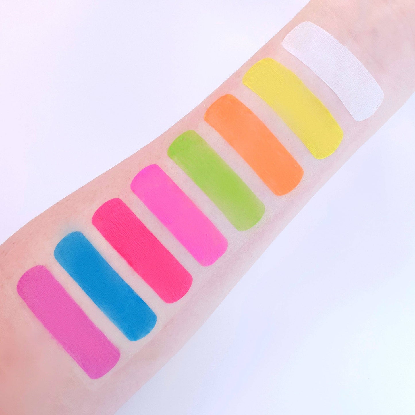 Neon UV Glow Blacklight Pro Face Paint Cake Pots